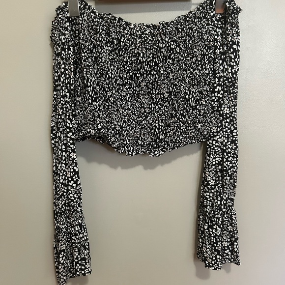 Off the shoulder floral top - Picture 1 of 5